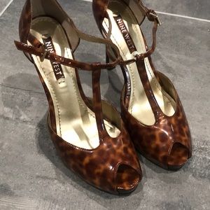 Nine West Size 7 Mary Jane Peeptoe Pump